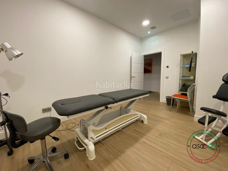 Foto ae8ab204-df70-43ea-9e6c-5287b7d560a1. Local comercial local instalado nuevo como clinica de fisioterapia en Gijón