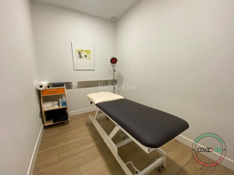 Foto f05cc09b-8273-4f12-804d-9a7e2fd924e6. Local comercial local instalado nuevo como clinica de fisioterapia en Gijón