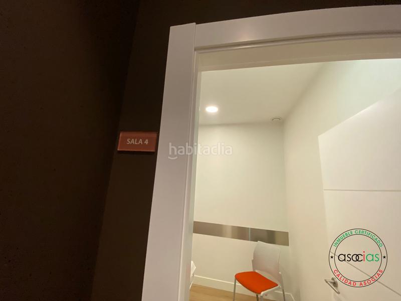 Foto fa5bb1ac-681a-4c75-84de-4651581aa876. Local comercial local instalado nuevo como clinica de fisioterapia en Gijón