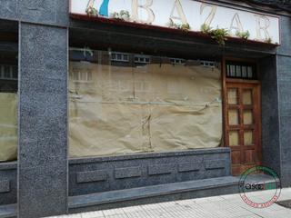 Locale commerciale  Gijón - alava. Local en venta zona pumarin. 164  metros. escaparate amplio.