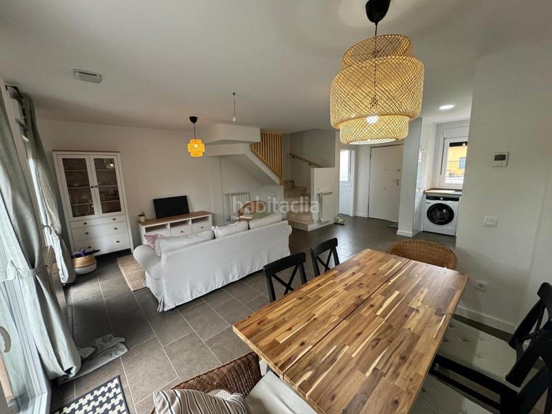 Foto 847613b0-eb3a-472c-bc79-d58d863f4525. Location maison dans la pola Siero Siero