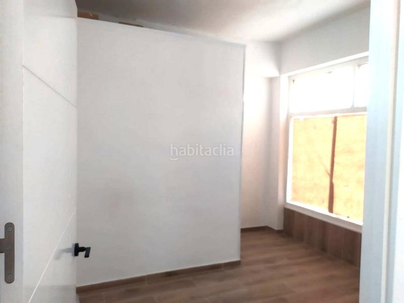 Foto 0e9122ba-c6cc-4c14-a1f3-c52ce38f5782. Alquiler local comercial buscas un local reformado para entrar? en Gijón
