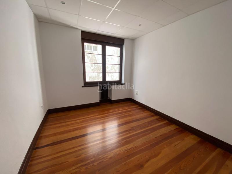 Foto 4a5707d7-2f5a-4f11-bc19-59c36ebd89b0. Miete büro mit heizung in Centro Gijón