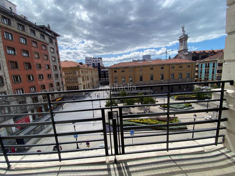 Foto 05348fbf-5304-4fad-ab46-2db39cd4cf11. Rent office space with heating in Centro Gijón