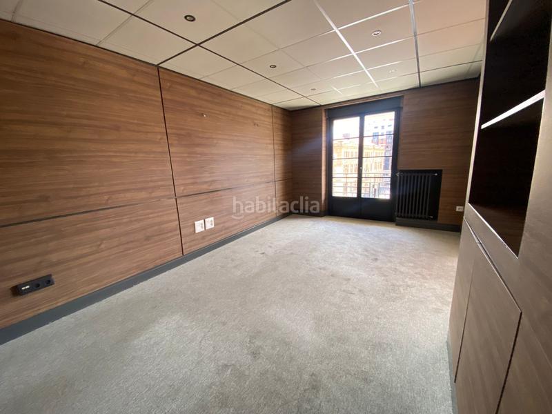 Foto 6ba24812-cbcc-40e0-a852-d4fc891f2bec. Rent office space with heating in Centro Gijón