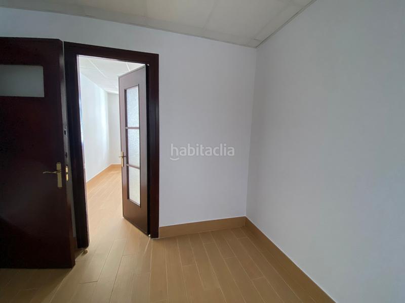 Foto 93a63311-bf2d-401f-8f18-1acd327bb937. Rent office space with heating in Centro Gijón