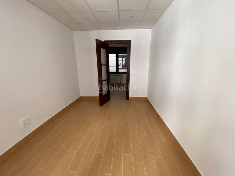 Foto cb69b6dc-fc42-4e6b-a074-d9314f817f62. Rent office space with heating in Centro Gijón