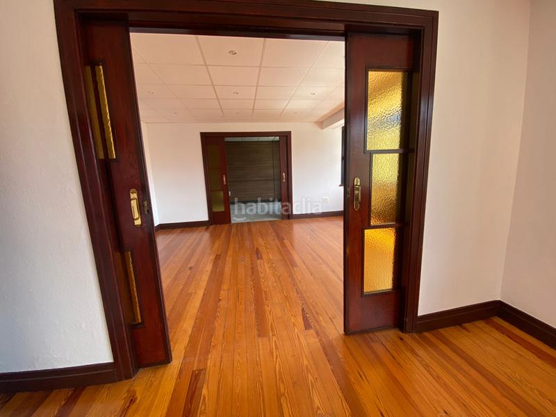 Foto d1f50b13-6961-4305-8da7-42ba3527b316. Rent office space with heating in Centro Gijón