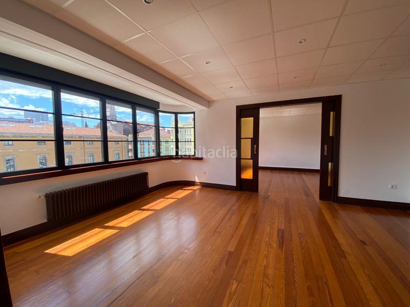 Foto e26dd219-c7ad-4296-a944-cc2c68b73874. Rent office space with heating in Centro Gijón
