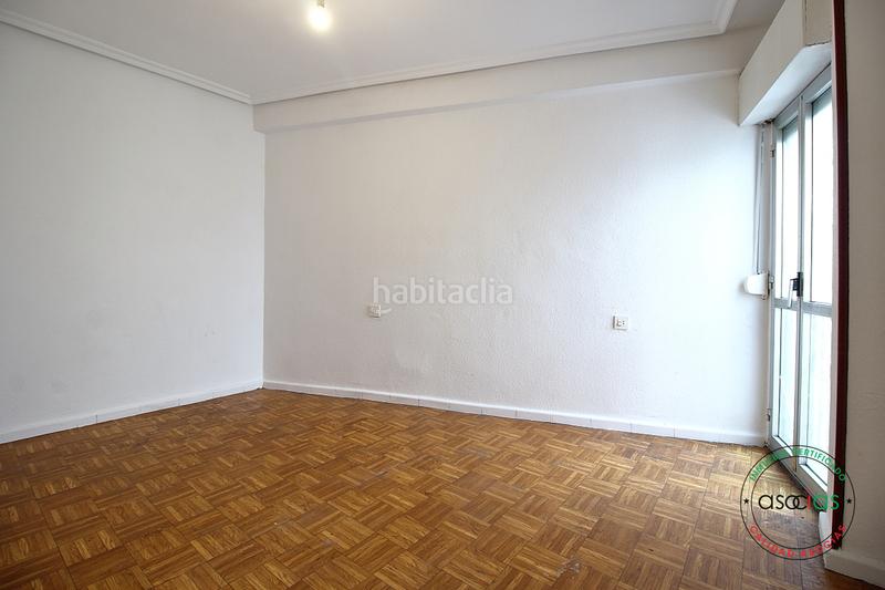 Foto b4f8540b-a25e-4fe3-ae07-304ffc6444a1. Piso  en venta zona jesuitas. reformado. luminoso. 3 dormitorios. en Gijón