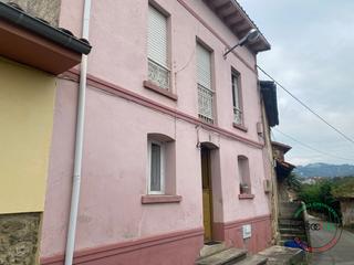 Casa a Pumarabule - aldea pumarabule 98. Vivienda con fincas y garaje a la venta en siero