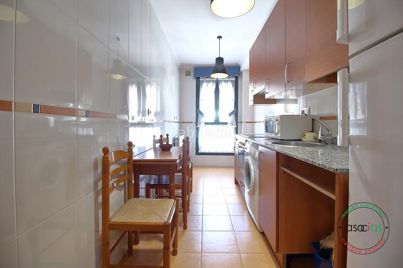Foto 12093ed3-7e01-4a92-b0c0-f9d731b2ce60. Piso venta piso en luanco. dos dormitorios, dos baños. garaje y trastero. playa. amueblado. moderno. en Gozón