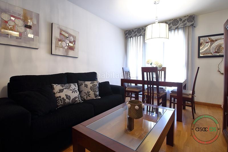 Foto 1f4dbc6d-43f0-432b-964c-efbdabd2044a. Piso venta piso en luanco. dos dormitorios, dos baños. garaje y trastero. playa. amueblado. moderno. en Gozón