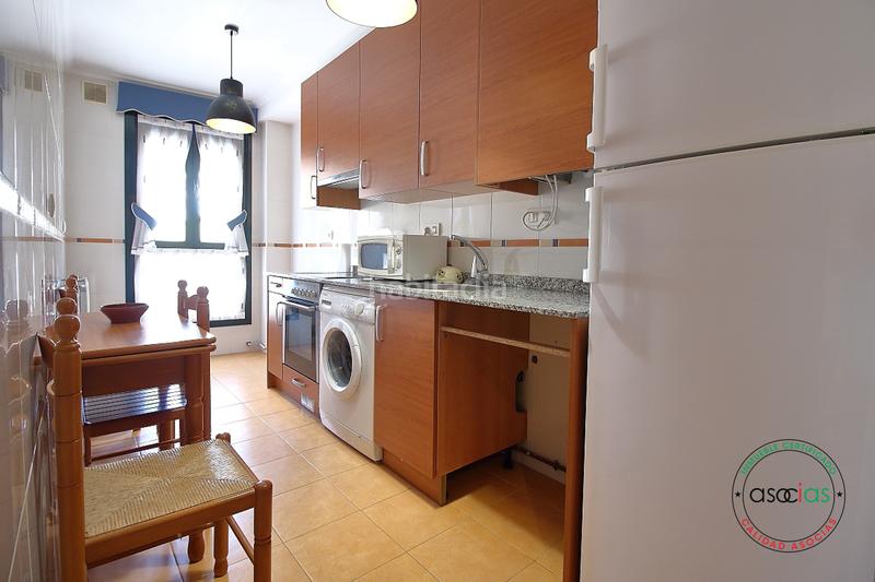 Foto 351b53e0-b2d2-411e-9cae-9462760cfda8. Piso venta piso en luanco. dos dormitorios, dos baños. garaje y trastero. playa. amueblado. moderno. en Gozón