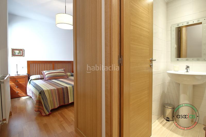 Foto ed944e39-d80e-46ad-8db6-45841a9e279b. Piso venta piso en luanco. dos dormitorios, dos baños. garaje y trastero. playa. amueblado. moderno. en Gozón