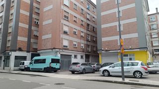 Lloguer Local Comercial  Gijón - pin de pría. Local en alquiler en el llano. guardería de vehículosalmacén.
