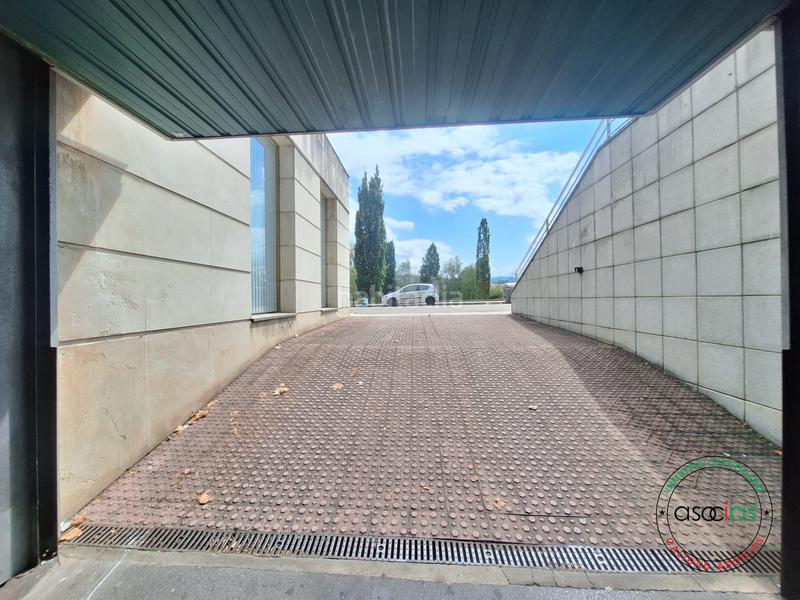 Foto 1b60b23a-fe09-45d6-9d4e-4a8a5ca5e282. Posto auto in Viesques Gijón