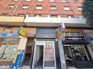Lloguer Local Comercial  Perez de ayala 20. gijón. Se ofrece magnífico local en alquiler situado en la vibrante zon