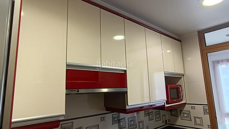 Foto 7aad8bb4-1485-476d-aaf0-ed4c934bef67. Alquiler piso apartamento como nuevo en el barrio de La Arena con garaje en Gijón