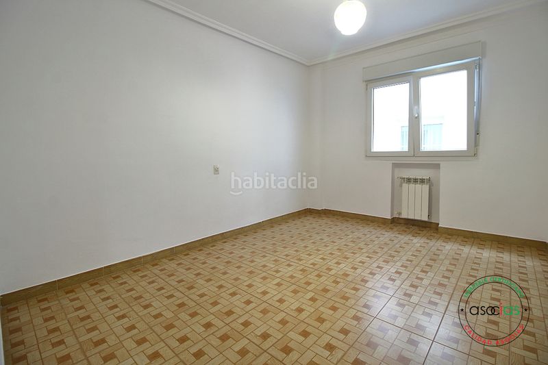 Foto 9e9406de-e80b-4f4d-8f2f-b689d76fb336. Pis amb calefacció a El Natahoyo Gijón