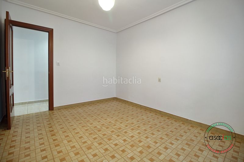 Foto e70e3bd8-611a-498f-8fd2-96345d9563b7. Pis amb calefacció a El Natahoyo Gijón