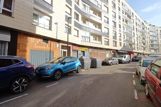 Etagenwohnung  Gijón - rosalia de castro. gijón. Presentamos este espacioso piso de 120 metros construidos y 111
