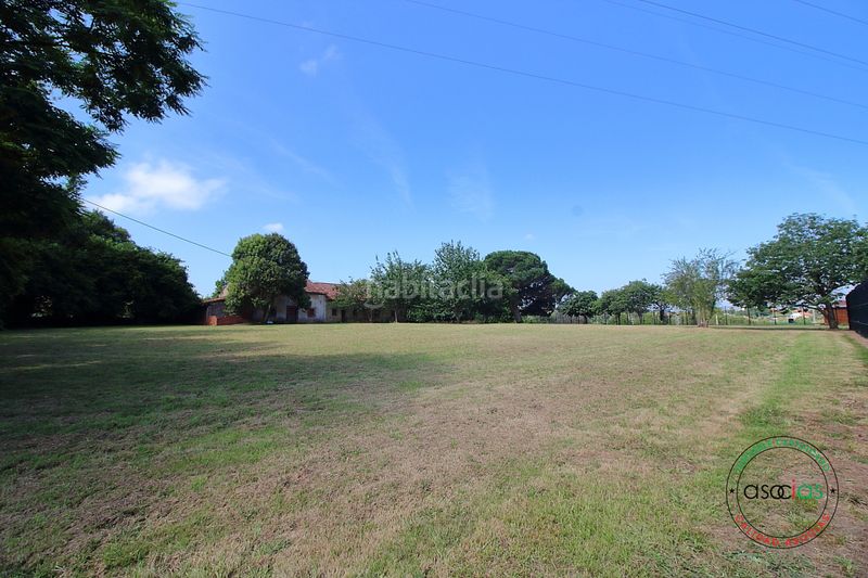 Foto 2dee4cab-d16b-4a06-b8ce-cebf2639dc9f. Casa amb calefacció a Cabueñes Gijón