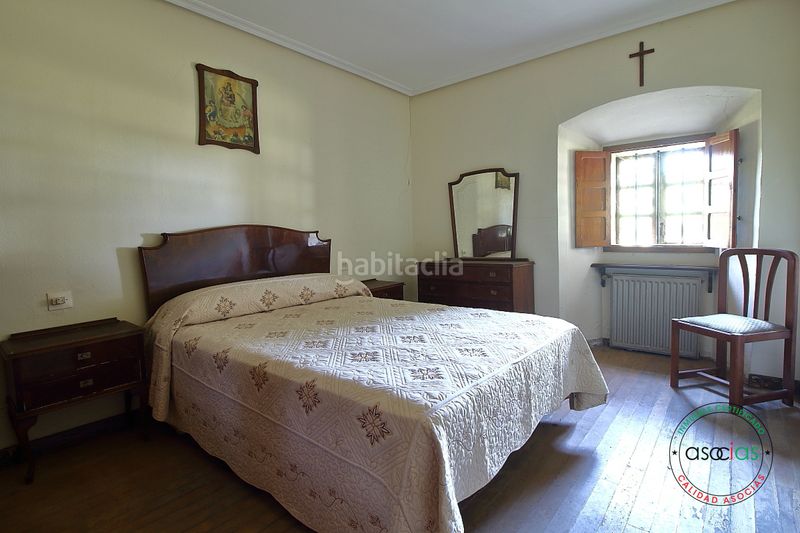 Foto 4596bb2c-a0af-4878-a76d-7c4f5c2a757e. Casa amb calefacció a Cabueñes Gijón