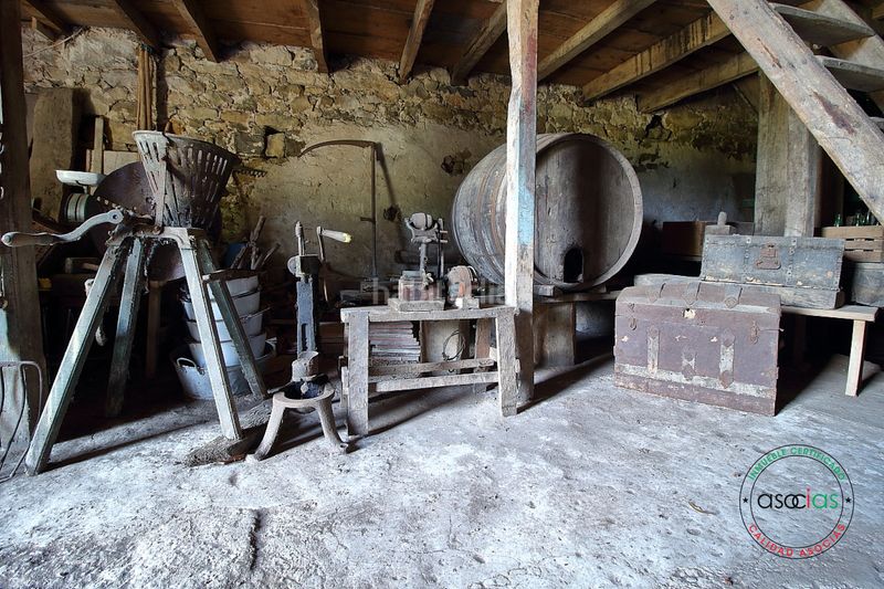 Foto 863a591d-c04c-46b4-ad94-72f4040227e3. Casa amb calefacció a Cabueñes Gijón