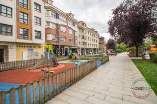 Pis a Gijón - domingo garcia de la fuente 12. Exterior reformado en centro con fachada nueva y portal adaptado