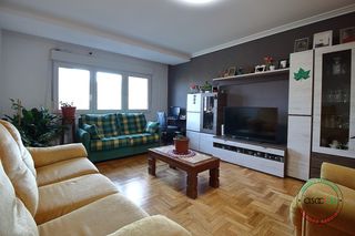 Appartamento in Peña ubiña 17. gijón 17. Estupendo piso de 3 habitaciones. todo exterior. a menos de 500m