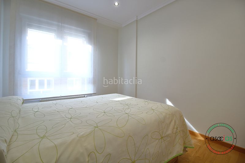 Foto 01b7e26f-4b0b-499b-bf89-089a2a4af228. Pis amb calefacció aparcament a El Natahoyo Gijón