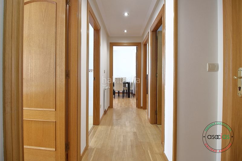 Foto 0f0ec5ce-da35-4ff2-8e46-5c3230cf8227. Pis amb calefacció aparcament a El Natahoyo Gijón