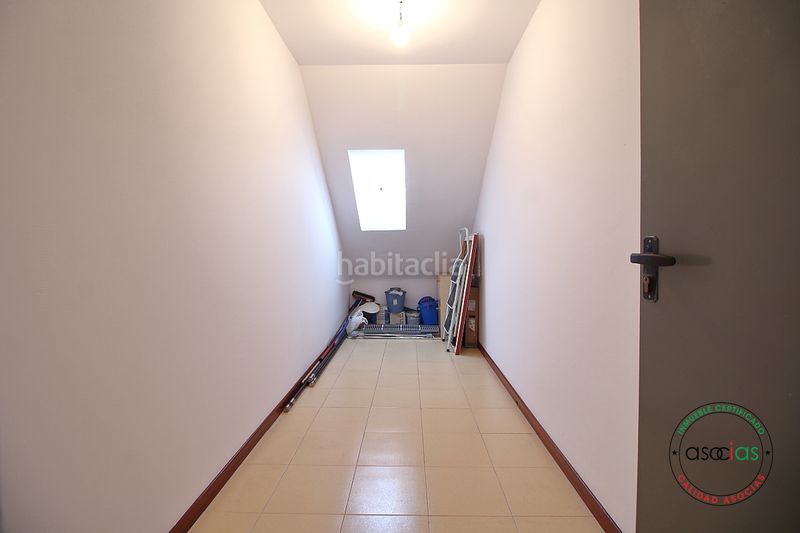 Foto 730cfbde-ca3f-4fbb-9acc-0cb9922f1a74. Pis amb calefacció aparcament a El Natahoyo Gijón