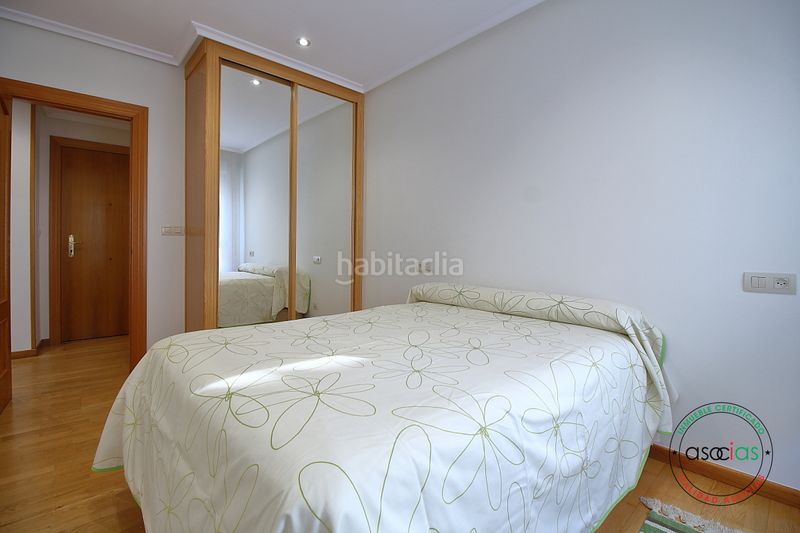 Foto cc07b0f5-a61f-4400-82e7-6b660e04ef75. Pis amb calefacció aparcament a El Natahoyo Gijón