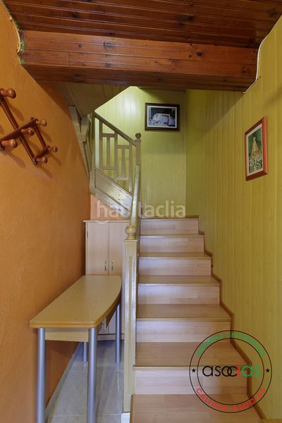 Foto 186fd4e0-4758-4d65-8613-df6d5bab27a6. Casa amb calefacció a Parres