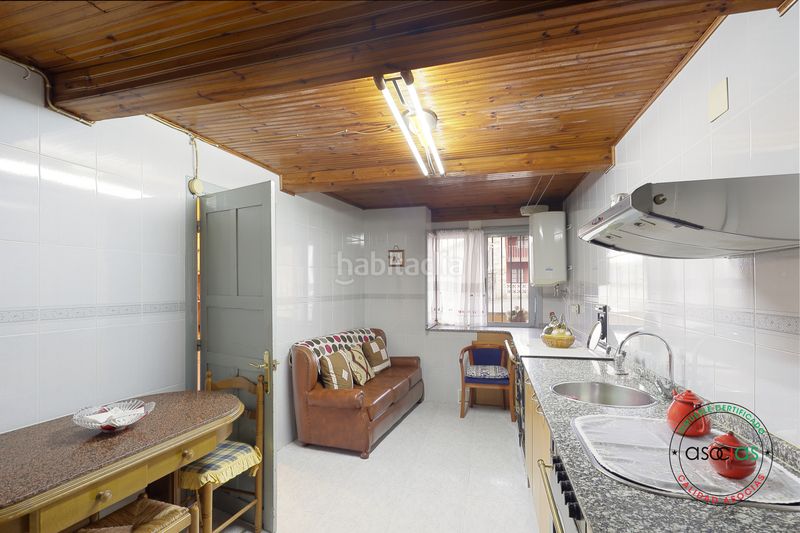 Foto 383ee8c6-e99f-488d-98b0-434422dd1b0a. Casa amb calefacció a Parres