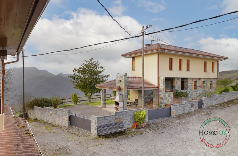 Foto b07634ae-fcd8-4a8d-9204-508b4ec882a0. Casa amb calefacció a Parres