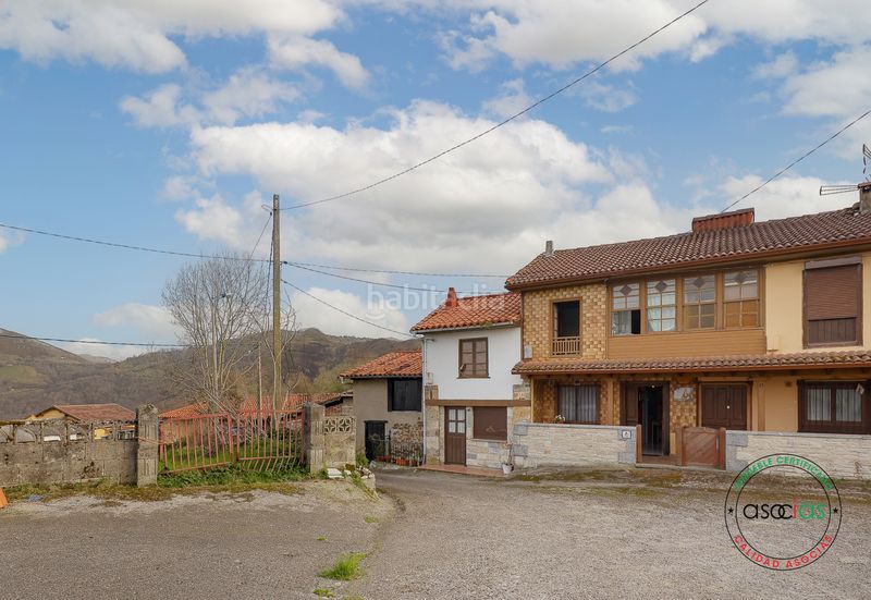 Foto f2115d8d-e1e0-4e95-b5a9-35357b67fd2e. Casa amb calefacció a Parres