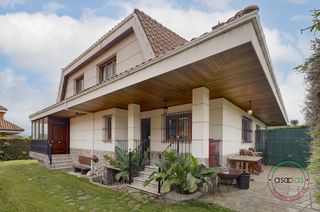 Casa aparellada a Gijón - cm quiñones 175. Exclusivo chalet en gijón tu refugio junto al mar