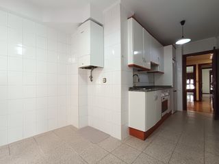 Rent Flat  Gijón - avda. del llano. Luminoso piso vacío de 90 m en alquiler, muy próximo de begoña