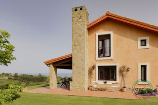 Casa en Quintes - camino de la escalera 575. Una joya en la costa cantábrica tu refugio con vistas al mar en