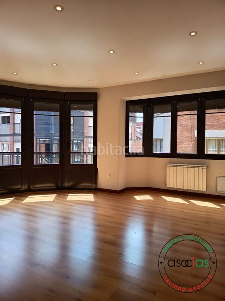 Foto 5bd9d805-acae-4558-bae5-634fef0b9292. Alquiler piso alquiler de piso exclusivo junto al paseo de begoña en el Centro en Gijón
