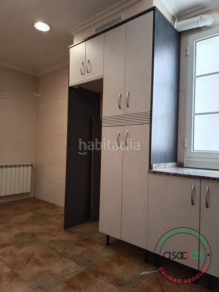 Foto b3ff0749-bb03-4315-8bdd-5a3debc5f643. Alquiler piso alquiler de piso exclusivo junto al paseo de begoña en el Centro en Gijón