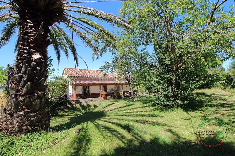 Foto b858d0d7-69c1-4cd8-82e8-3e77d4cf0a90. Casa amb calefacció a Bernueces Gijón