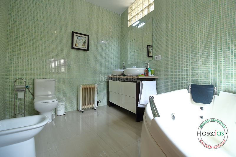 Foto 08e025db-5361-40df-b188-23b69b6ff41b. Casa adosada en Mieres - av sama de 47 oportunidad hogar familiar, robusto y lleno de luz natural. localidad .ambiente entorno apacible, sereno y rodeado en Mieres