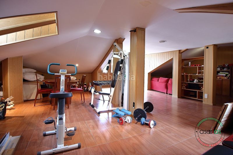 Foto 17e345ad-19e3-4fe6-b519-85e260d14030. Casa adosada en Mieres - av sama de 47 oportunidad hogar familiar, robusto y lleno de luz natural. localidad .ambiente entorno apacible, sereno y rodeado en Mieres