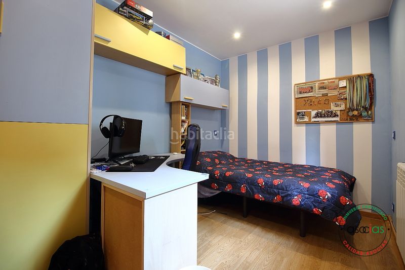 Foto 25b903ec-bf36-47ba-a98b-e9af59c0aea5. Casa adosada en Mieres - av sama de 47 oportunidad hogar familiar, robusto y lleno de luz natural. localidad .ambiente entorno apacible, sereno y rodeado en Mieres