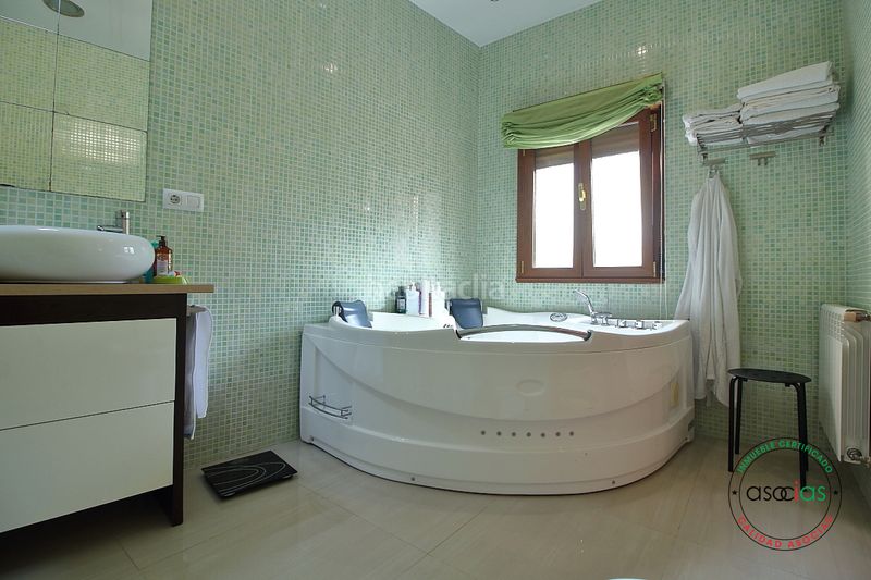 Foto 611df817-12c2-45a1-bc22-bf6aa10fc478. Casa adosada en Mieres - av sama de 47 oportunidad hogar familiar, robusto y lleno de luz natural. localidad .ambiente entorno apacible, sereno y rodeado en Mieres
