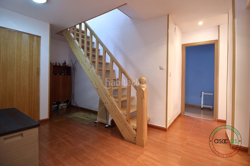 Foto 67c25822-a6c5-44ee-ba4e-1642f6046452. Casa adosada en Mieres - av sama de 47 oportunidad hogar familiar, robusto y lleno de luz natural. localidad .ambiente entorno apacible, sereno y rodeado en Mieres